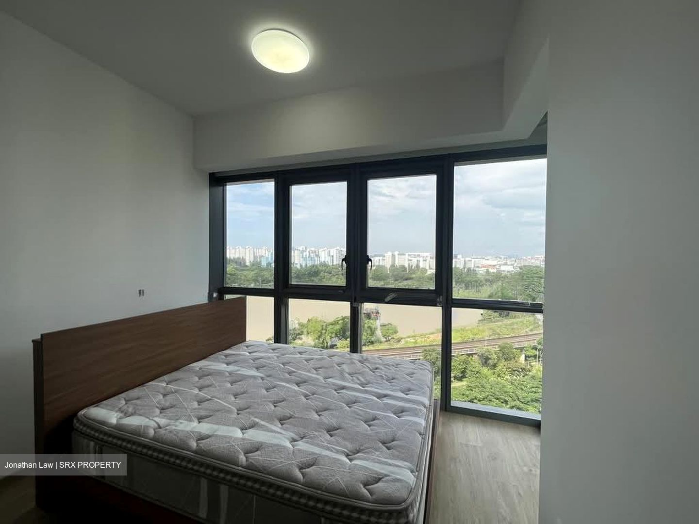 Lakeville (D22), Condominium #569550261